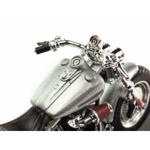 1/18 Harley-Davidson FXDFSE CVO Fat Bob 2009 серебристый