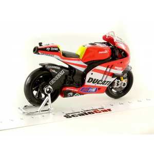 1/18 Ducati Desmosedici GP11 46 Valentino Rossi