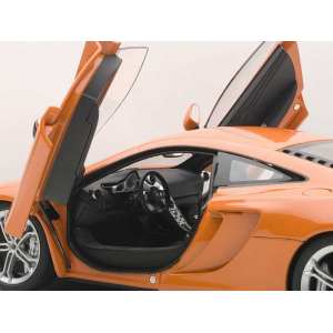 1/18 McLaren MP4-12C оранжевый