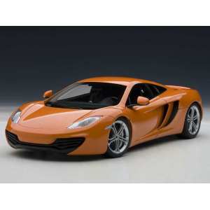 1/18 McLaren MP4-12C оранжевый