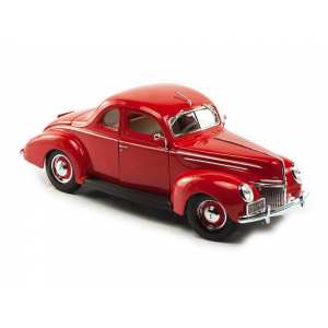 1/18 Ford Deluxe Coupe 1939 красный