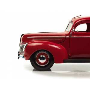 1/18 Ford Deluxe Coupe 1939 красный