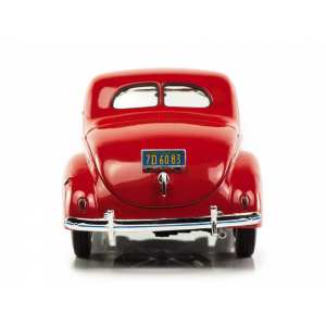 1/18 Ford Deluxe Coupe 1939 красный