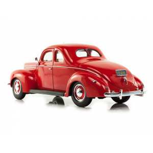 1/18 Ford Deluxe Coupe 1939 красный