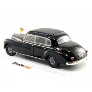 1/18 Mercedes-Benz Typ 300 Adenauer State Limousine W186 черный