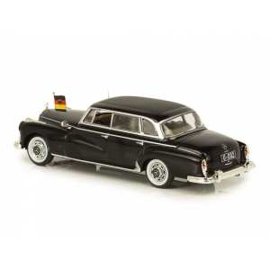 1/43 Mercedes-Benz 300 D Adenauer W189 1957 черный