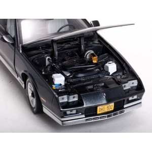 1/18 Chevrolet Camaro Z/28 1982 черный