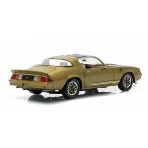 1/18 Chevrolet Camaro Z28 1981 золотой мет.