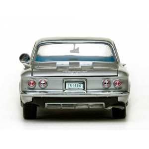 1/18 Chevrolet Corvair Coupe 1963 satin silver