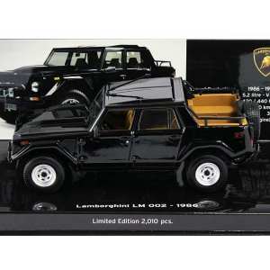 1/43 Lamborghini LM002 1986 черный с бежевой отделкой кузова