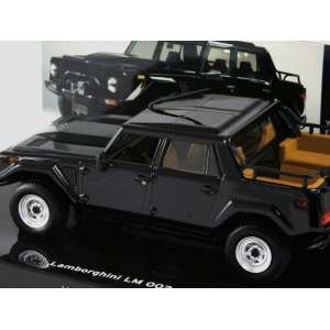 1/43 Lamborghini LM002 1986 черный с бежевой отделкой кузова