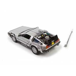 1/24 DeLorean DMC-12 Back to the Future (из к/ф Назад в будущее) 1985
