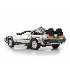 1/24 DeLorean DMC-12 Back to the Future (из к/ф Назад в будущее) 1985