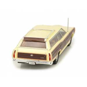 1/43 Ford LTD Country Squire 1972 желтый с коричневым