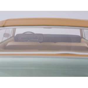 1/18 Buick Electra 225 4-door Hardtop 1968 светло-зеленый металлик с коричневым