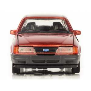 1/24 Ford Sierra Sapphire 4d красный