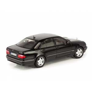 1/18 Mercedes-Benz E320 W210 1998 черный