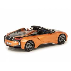 1/18 BMW i8 Roadster 2018 медный металлик