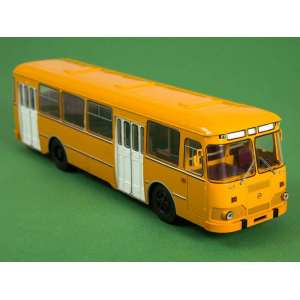 1/43 Ликинский городской автобус 677М охра с белым