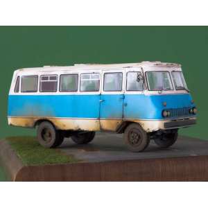 1/43 Автобус ПАГ-2М (со следами эксплуатации) белый с голубым