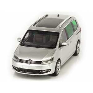 1/43 Volkswagen Sharan II 2010 серебристый