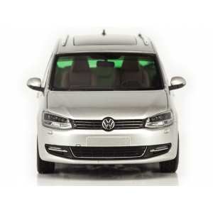 1/43 Volkswagen Sharan II 2010 серебристый