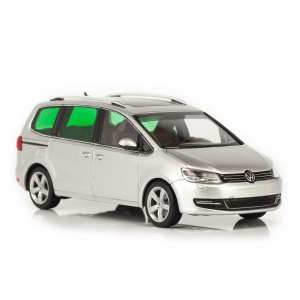 1/43 Volkswagen Sharan II 2010 серебристый