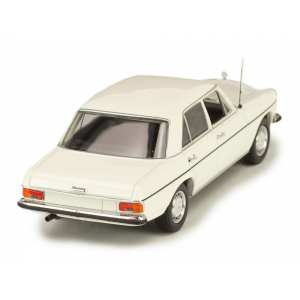 1/43 Mercedes-Benz 200 (W114/115) 1967 белый