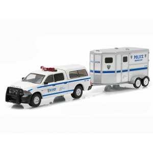 1/64 DODGE RAM 1500 с прицепом для перевозки лошадей NYPD (полиция Нью-Йорка) 2015