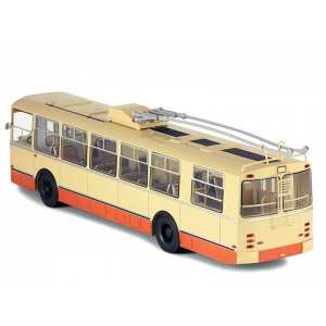 1/43 ЗИУ 9 троллейбус бежевый с красным 1972г.