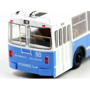 1/43 Троллейбус ЗиУ-10 (ЗиУ-683) бело-голубой