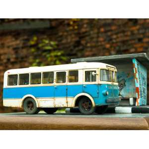 1/43 Малый городской автобус РАФ-251 (со следами эксплуатации) белый с голубым