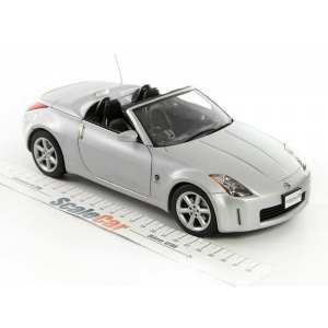 1/18 Nissan 350Z Roadster RHD 2004 серебристый