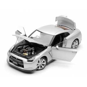 1/18 Nissan GT-R (R35) 2008 (ULTIMATE METAL SILVER)