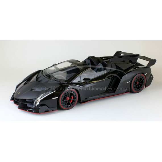1/18 Lamborghini Veneno Roadster черный с красными полосами