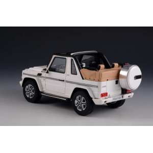 1/43 Mercedes-Benz G500 Cabriolet Final Edition 4х4 (W463) (открытый) 2014 белый