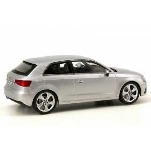 1/43 Audi A3 (8V) 2012 ice silver met