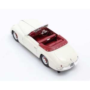 1/43 Alfa Romeo 6C 2500 Ghia Convertible открытый 1947 белый