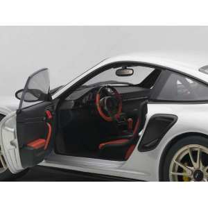 1/18 Porsche 911 GT2 RS 2010 (997) серебристый