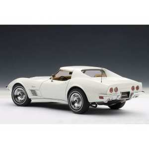 1/18 Chevrolet CORVETTE 1970 (CLASSIS WHITE)