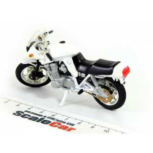 1/24 Мотоцикл Suzuki GSX1100S Katana белый