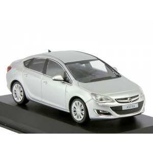 1/43 Opel Astra J 4дв 2012 серебристый