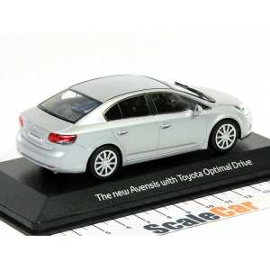 1/43 Toyota Avensis 2009 серебристый