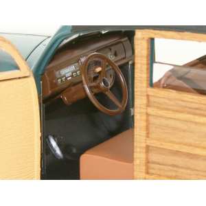 1/18 Chevrolet Woody Station Wagon 1939, woody/yosemite green зеленый