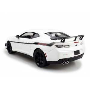 1/18 Chevrolet Camaro ZL1 1LE Hennessey Exorcist белый с черным