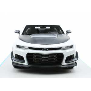 1/18 Chevrolet Camaro ZL1 1LE Hennessey Exorcist белый с черным