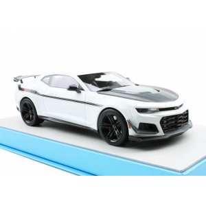 1/18 Chevrolet Camaro ZL1 1LE Hennessey Exorcist белый с черным