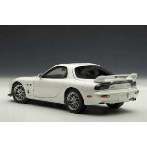 1/18 MAZDA SAVANNA RX-7 (FD) SPIRIT R 2002 белый