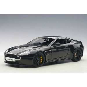 1/18 Aston Martin V12 Vantage S 2015 черный