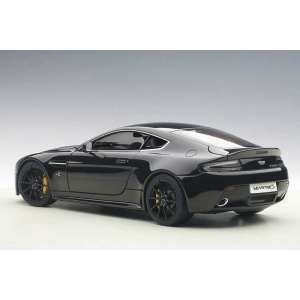 1/18 Aston Martin V12 Vantage S 2015 черный